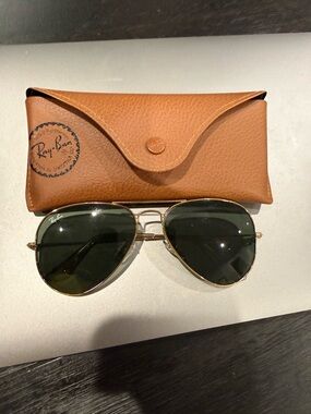 Ray-Ban Gold Frame Aviator Sunglasses with Green Lenses